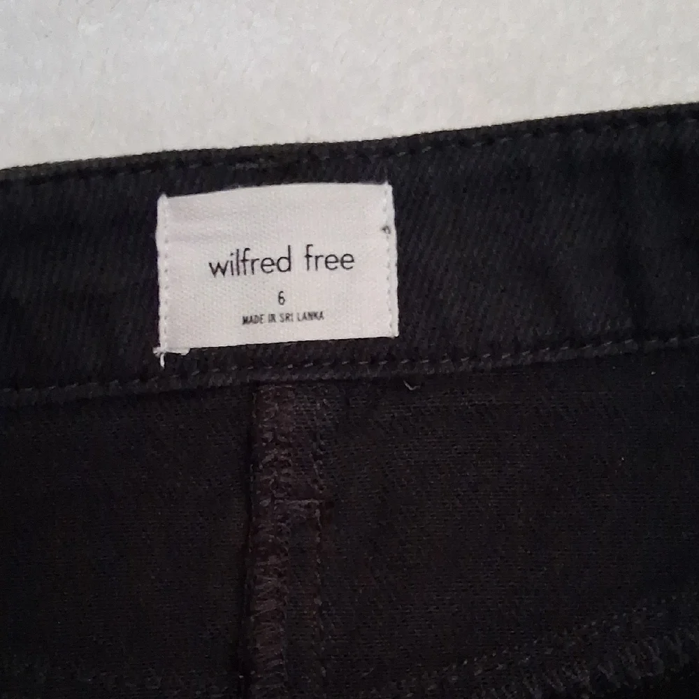 Wilfred High Rise Black Jeans - Picture 2 of 7